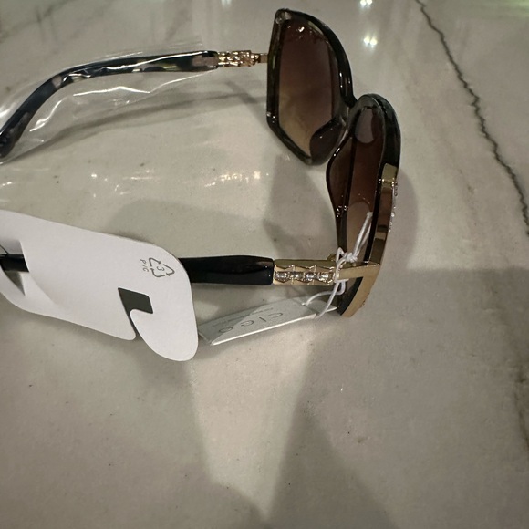 Cleo sunglasses. Brand new - Picture 4 of 4